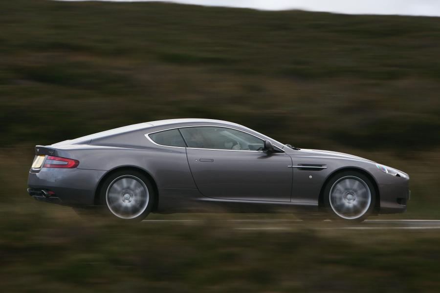  Aston Martin DB9 2004 года  (UK) (фото 18 из 24)
